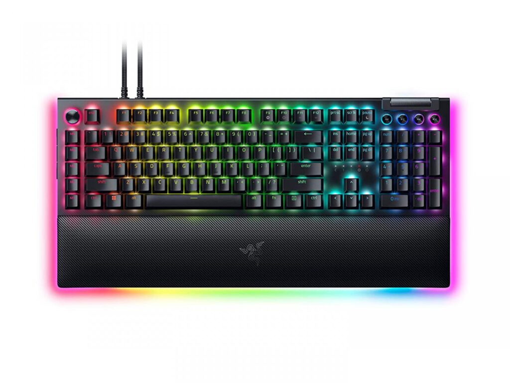 Tastatura gaming mecanica Razer BlackWidow V4 Pro, Iluminare RGB, Negru
