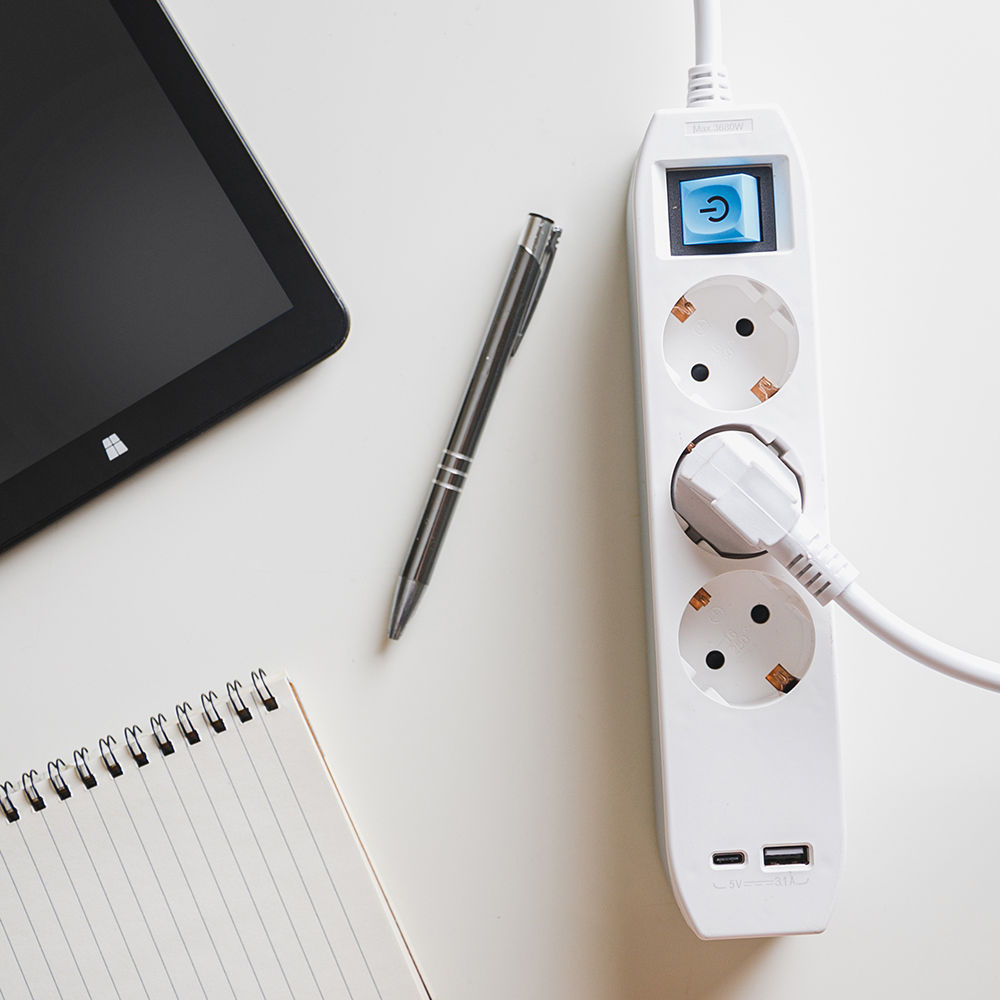 Prelungitor Spacer PP-3-45-TC-USB, Type-C x1, USB x 1, 3.1A, 3 prize, inrerupator, protectie copii, 16A, 4.5m, Alb/Gri 4 Prelungitor Spacer PP-3-45-TC-USB, Type-C x1, USB x 1, 3.1A, 3 prize, inrerupator, protectie copii, 16A, 4.5m, Alb/Gri - imagine 4