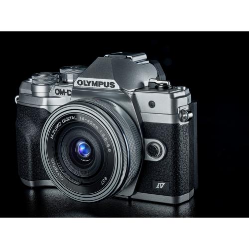 Aparat foto Mirrorless Olympus E-M10 Mark IV + obiectiv M.Zuiko Digital ED 14-42mm F3.5-5.6 EZ (pancake zoom), Argintiu/Argintiu
