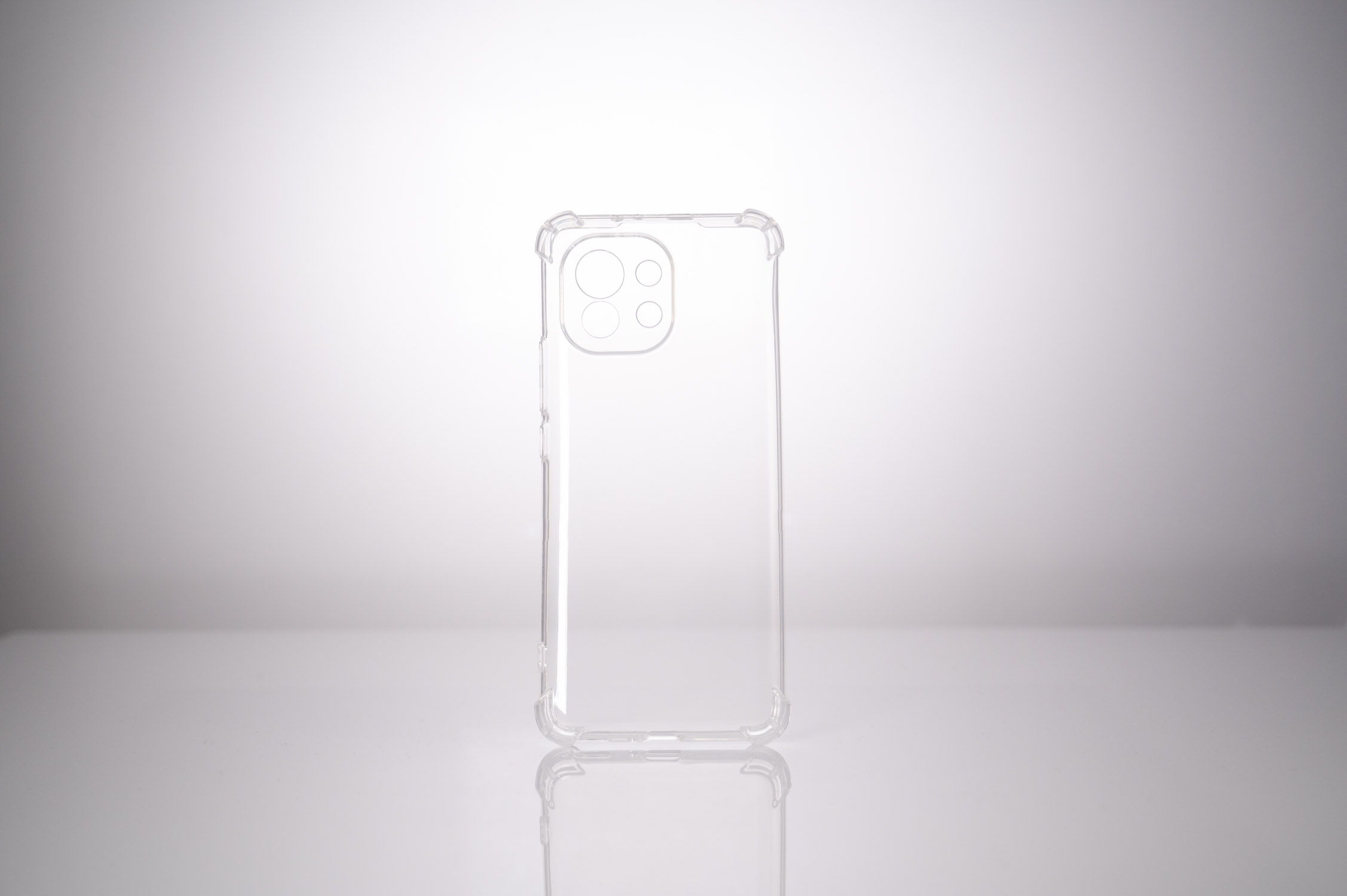 Husa de protectie Spacer pentru Xiaomi Mi 11 5G, material flexibil TPU, Transparenta 3 Husa de protectie Spacer pentru Xiaomi Mi 11 5G, material flexibil TPU, Transparenta - imagine 3