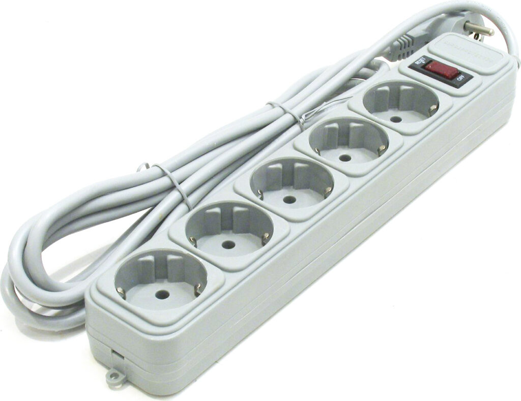 Prelungitor cu intrerupator Gembird SPG3-B-6C, 5 prize, cablu 1.8 m, protectie supratensiune